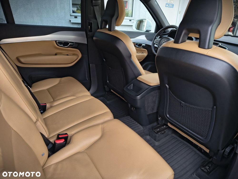 Volvo XC 90 - 25