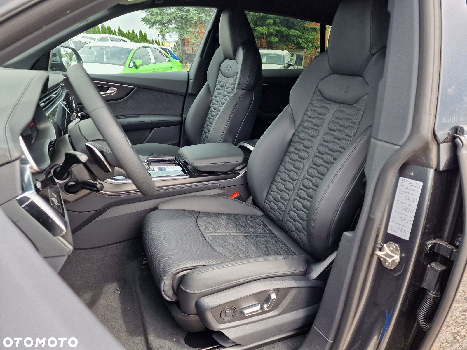 Audi RS Q8 - 10