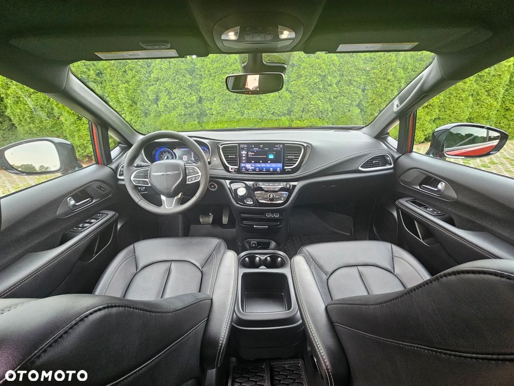 Chrysler Pacifica - 15