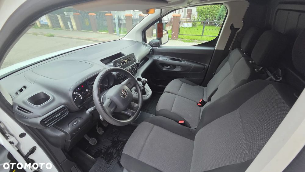 Toyota Proace City - 25