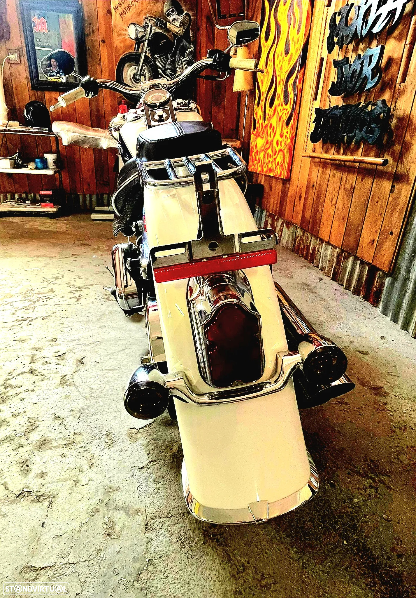 Harley-Davidson FLSTNI Heritage softail Deluxe - 10