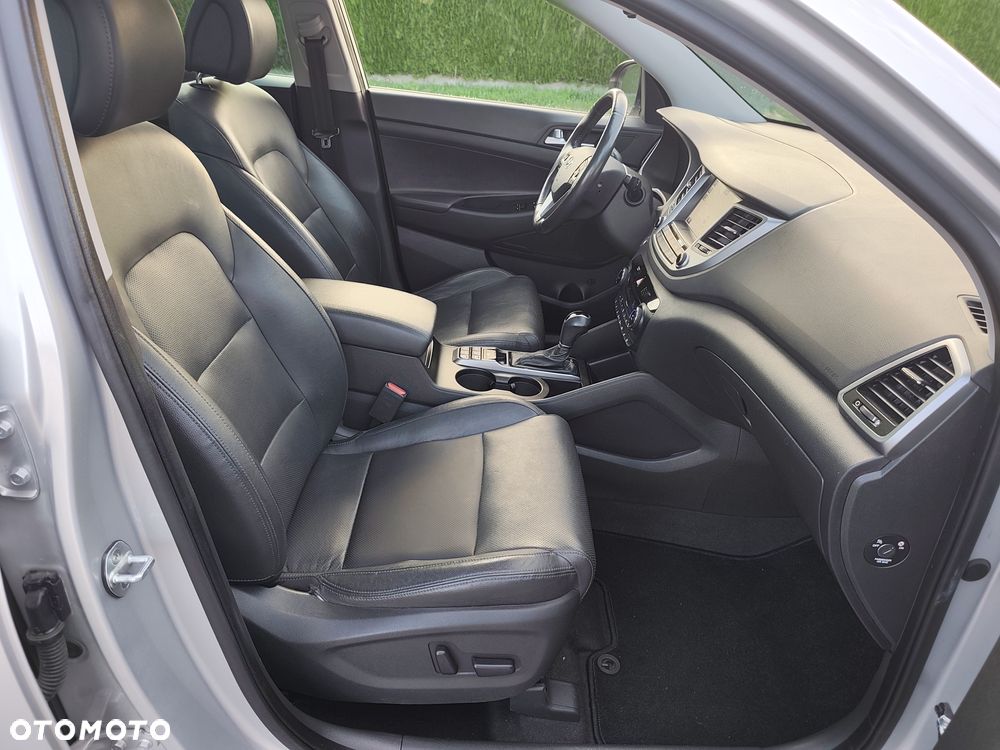 Hyundai Tucson 2.0 CRDi 4WD Automatik Premium - 27