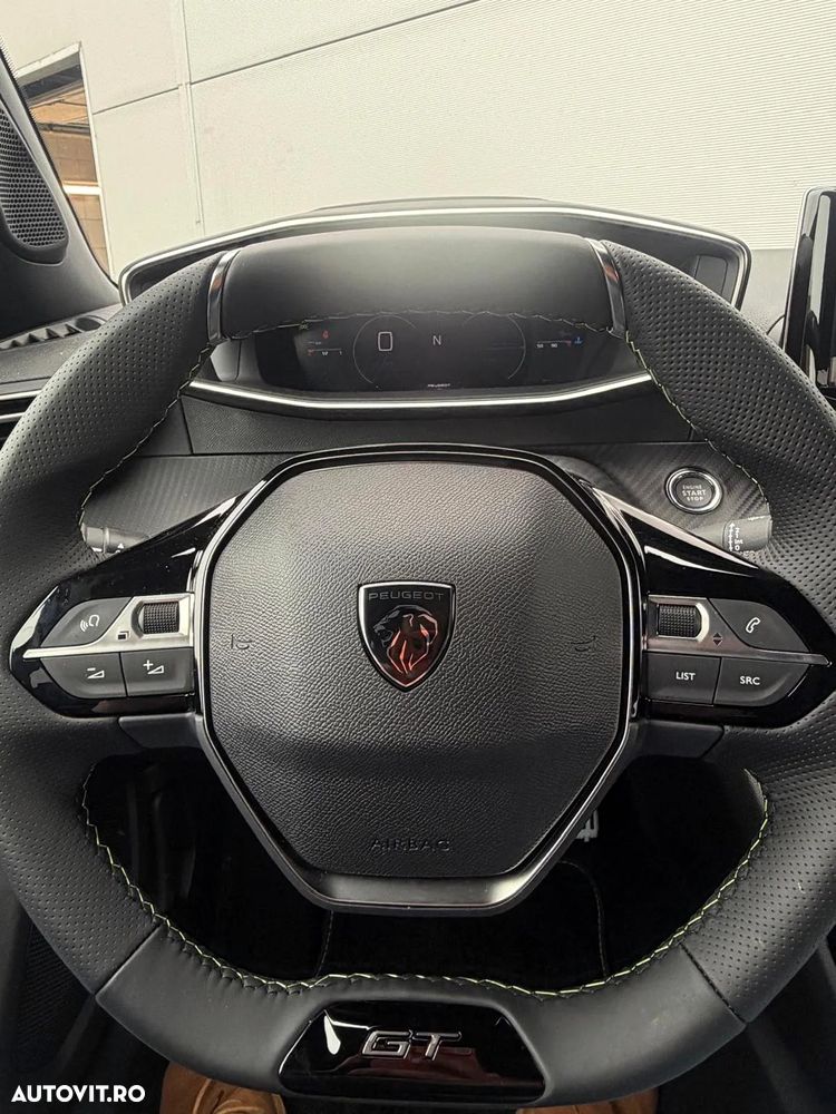 Peugeot 2008 1.2L e-DCS6 MHEV GT - 10