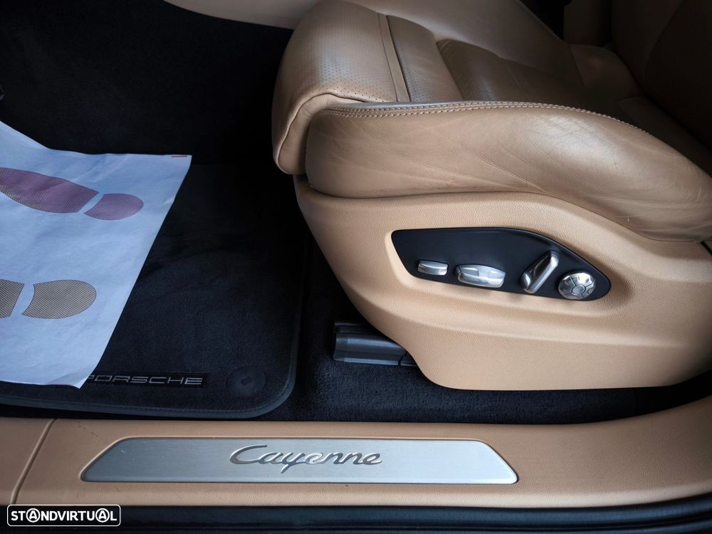 Porsche Cayenne - 23