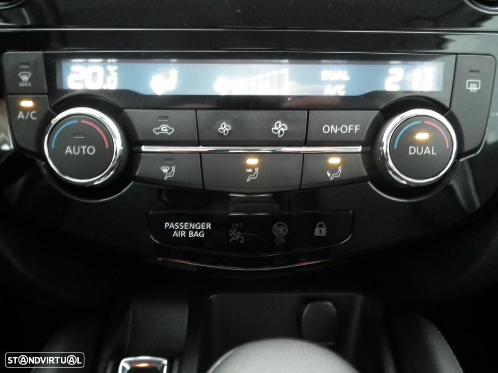 Nissan Qashqai 1.6 dCi N-Connecta 18 Xtronic - 24