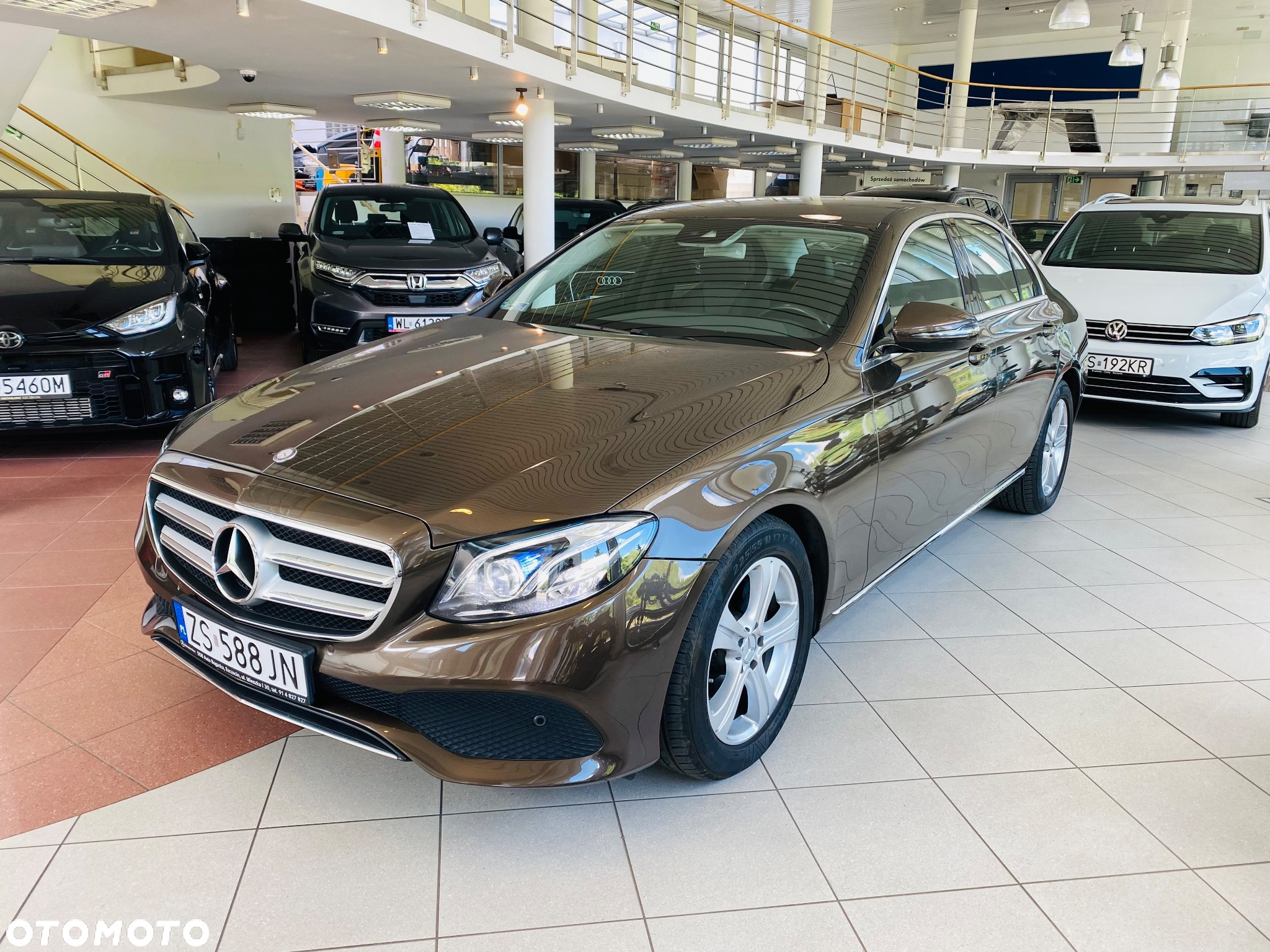 Mercedes-Benz Klasa E 220 d 9G-TRONIC - 3