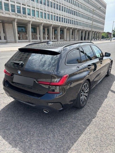 BMW 320 d Pack Desportivo M Auto - 8
