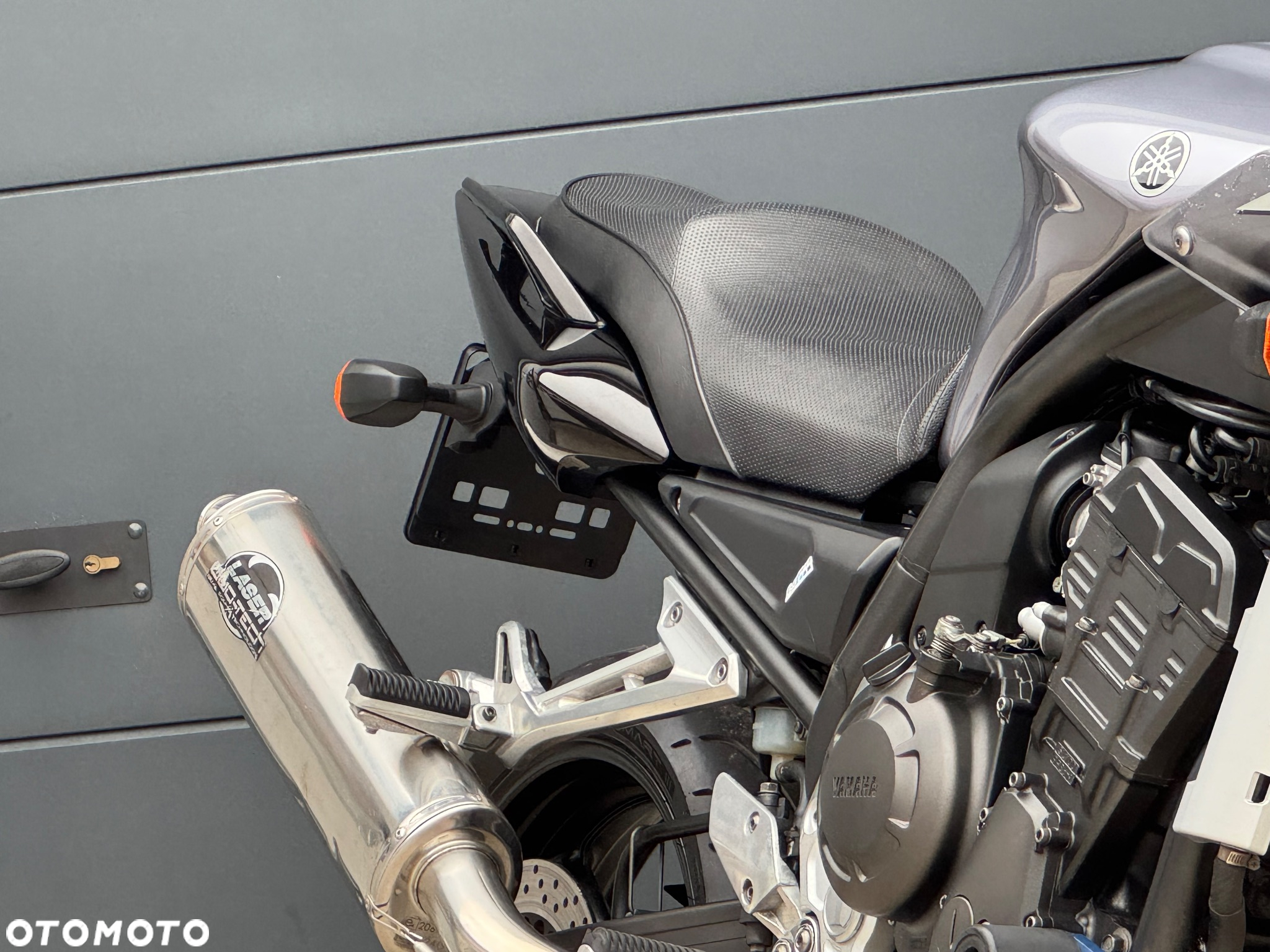 Yamaha FZS - 4