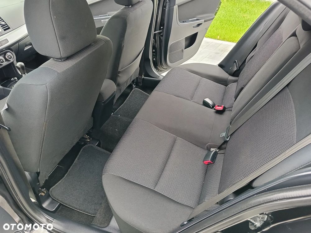 Mitsubishi Lancer - 9