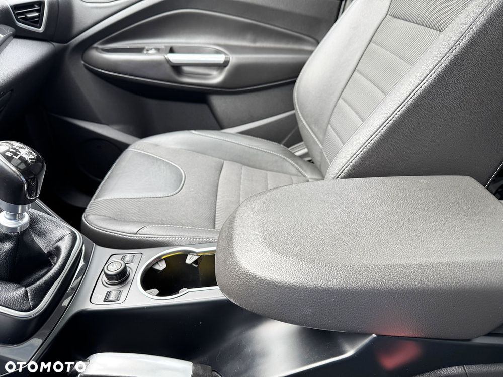 Ford Kuga 2.0 TDCi 4x4 Titanium - 28