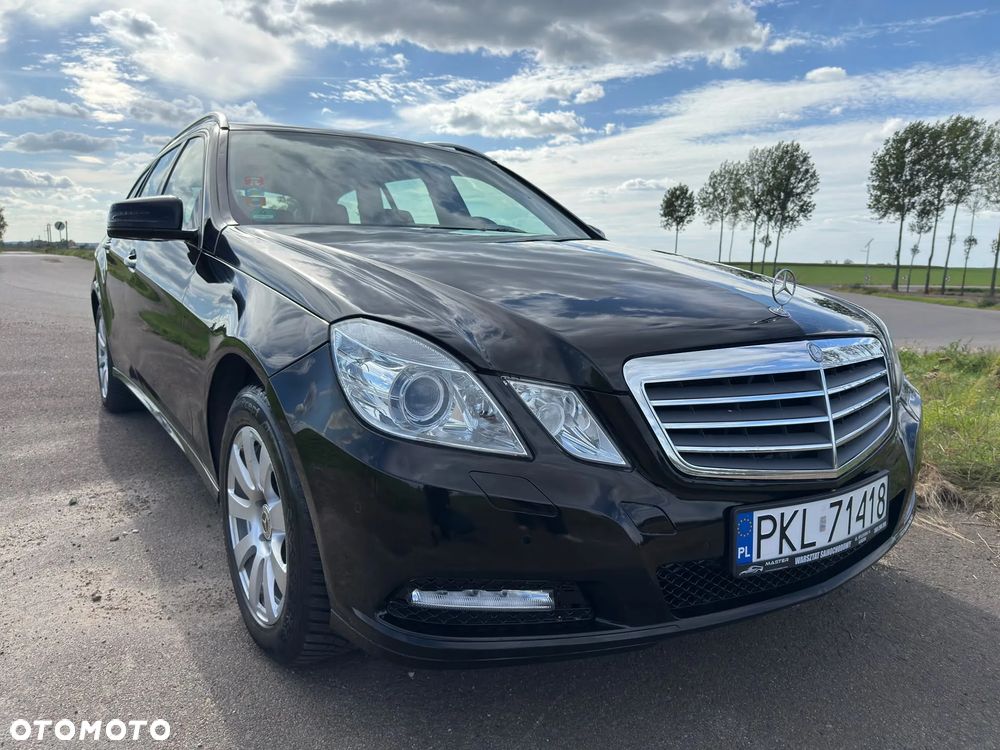 Mercedes-Benz E-Class 2012 photo 2