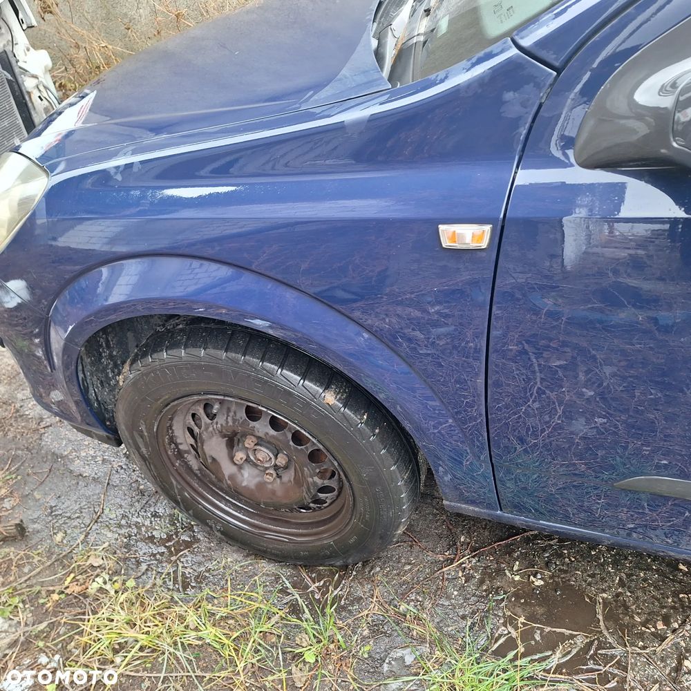BLOTNIK PRAWY LEWY OPEL ASTRA H Y20Z BEZ MALOWANIA - 1