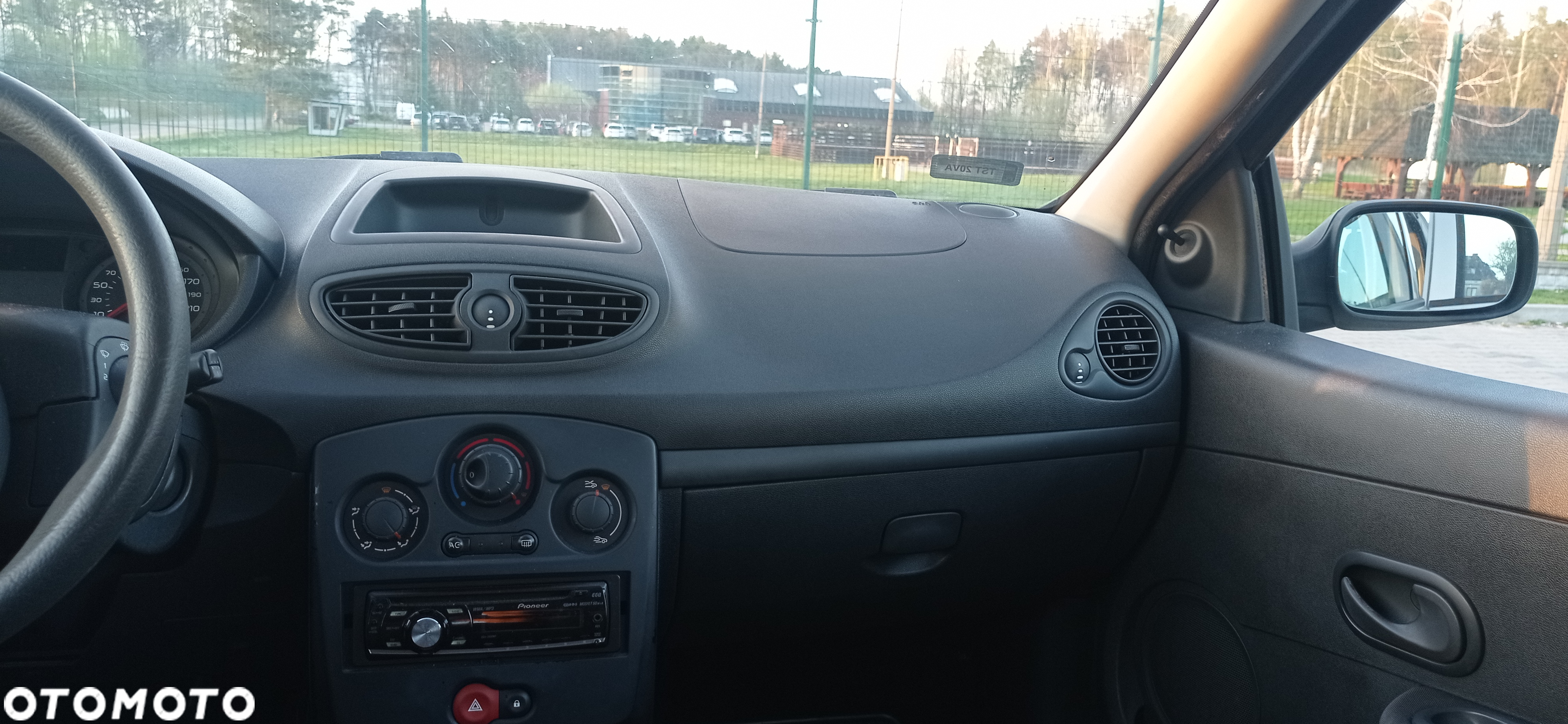 Renault Clio 1.2 16V Wind - 13