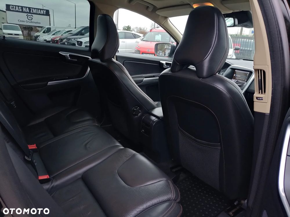 Volvo XC 60 D5 AWD Edition Pro - 14