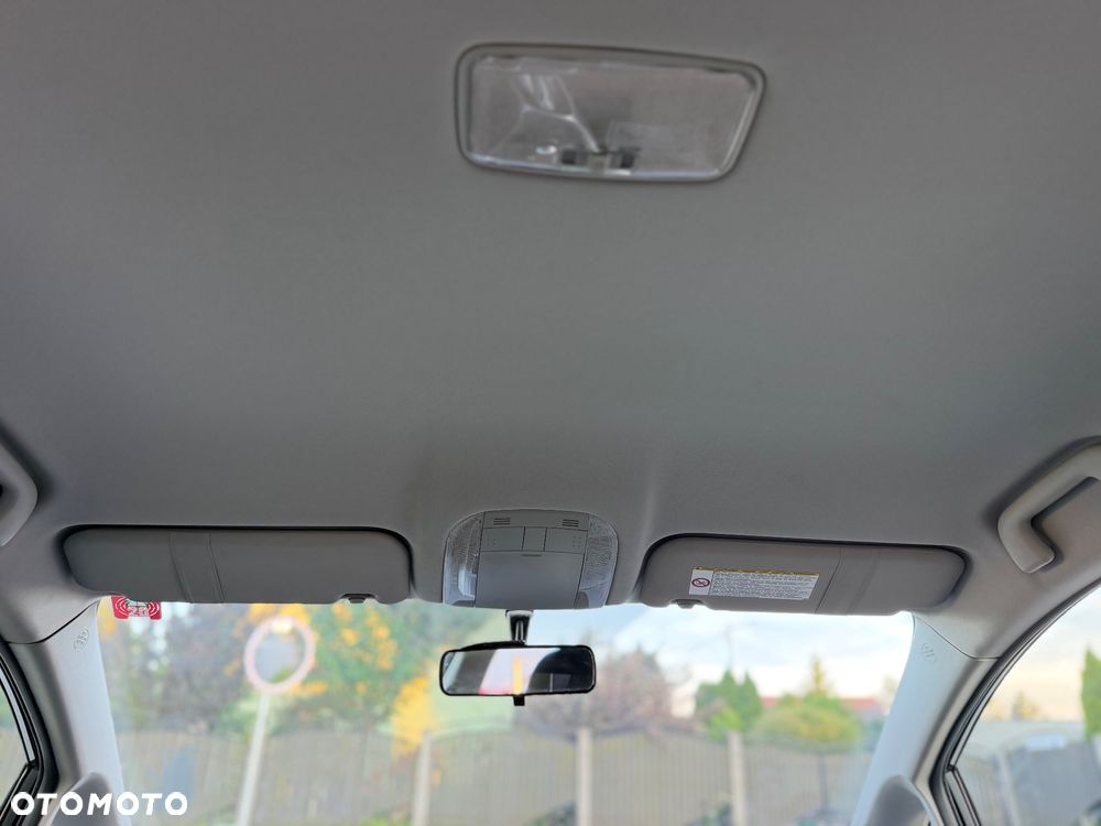 Toyota Auris 1.6 VVT-i Executive - 27