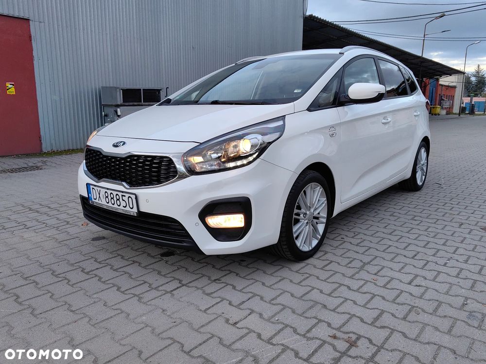 Kia Carens 1.7 CRDi 141 UEFA EURO 2016 - 1