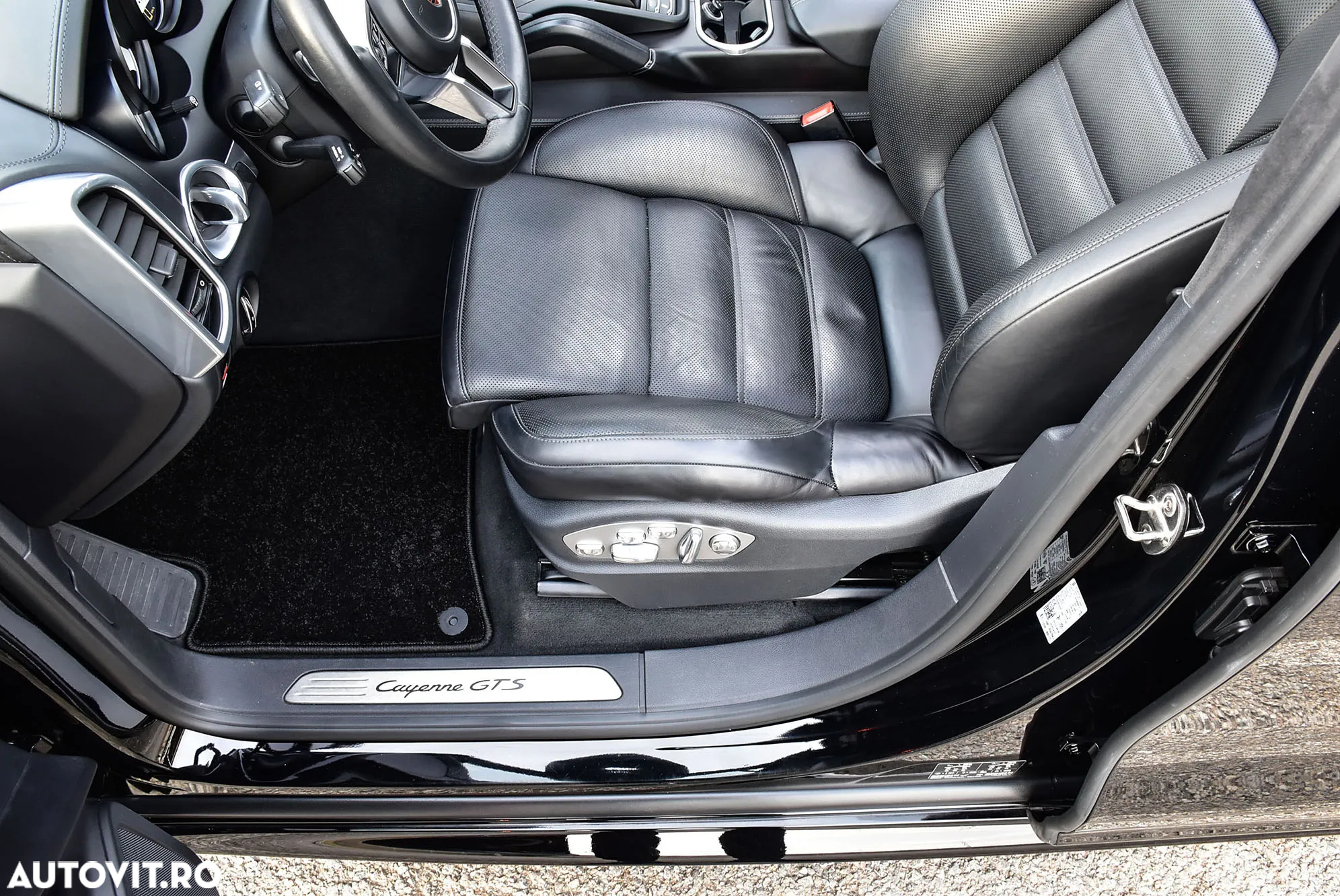 Porsche Cayenne GTS Tiptronic S - 27