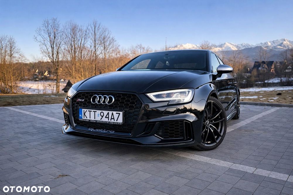 Audi RS3 Limousine - 1