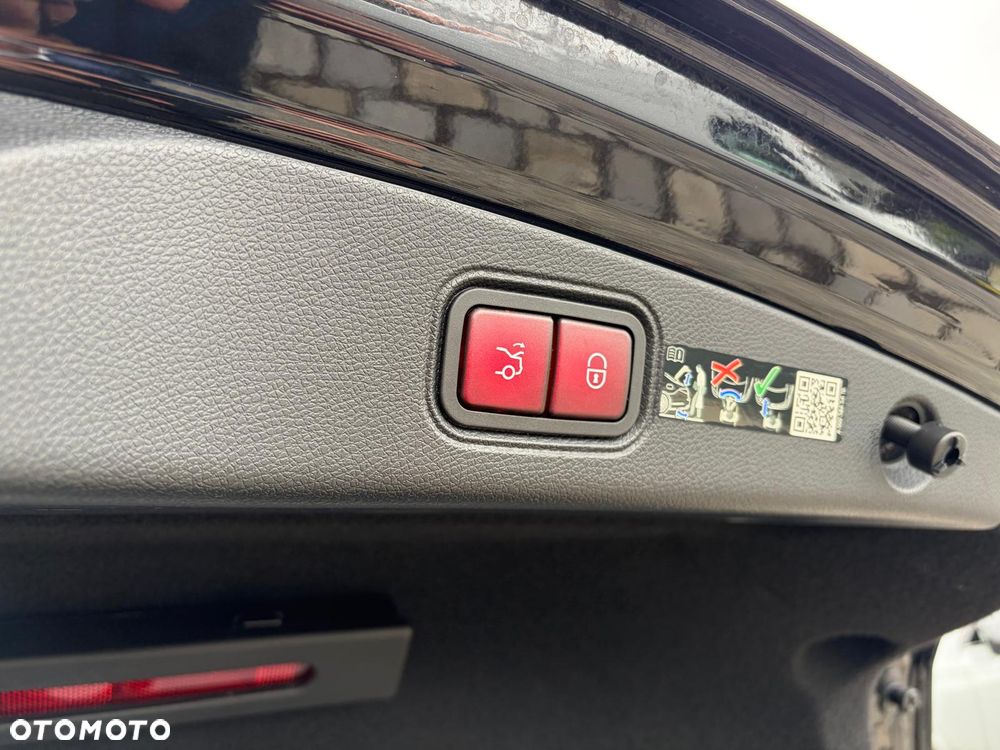 Mercedes-Benz Klasa E AMG 53 4-Matic+ 9G-TRONIC - 30