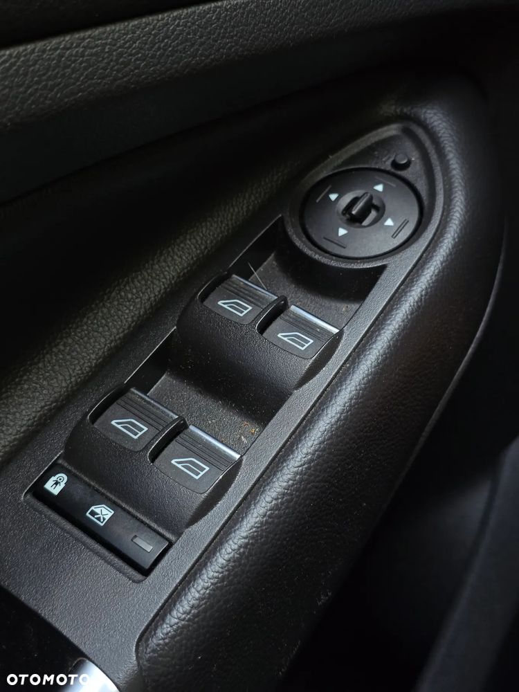 Ford Kuga 1.5 EcoBoost 2x4 Business Edition - 32