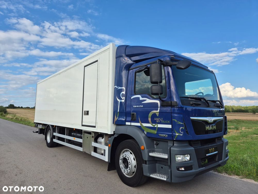 MAN TGM 18.250 Carrier 1950 D/E z Holandii / TOP STAN / 7.5m / 18 palet / winda + drzwi boczne / OKAZJA - 14