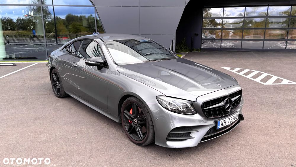 Mercedes-Benz Klasa E 300 Coupe 9G-TRONIC - 2