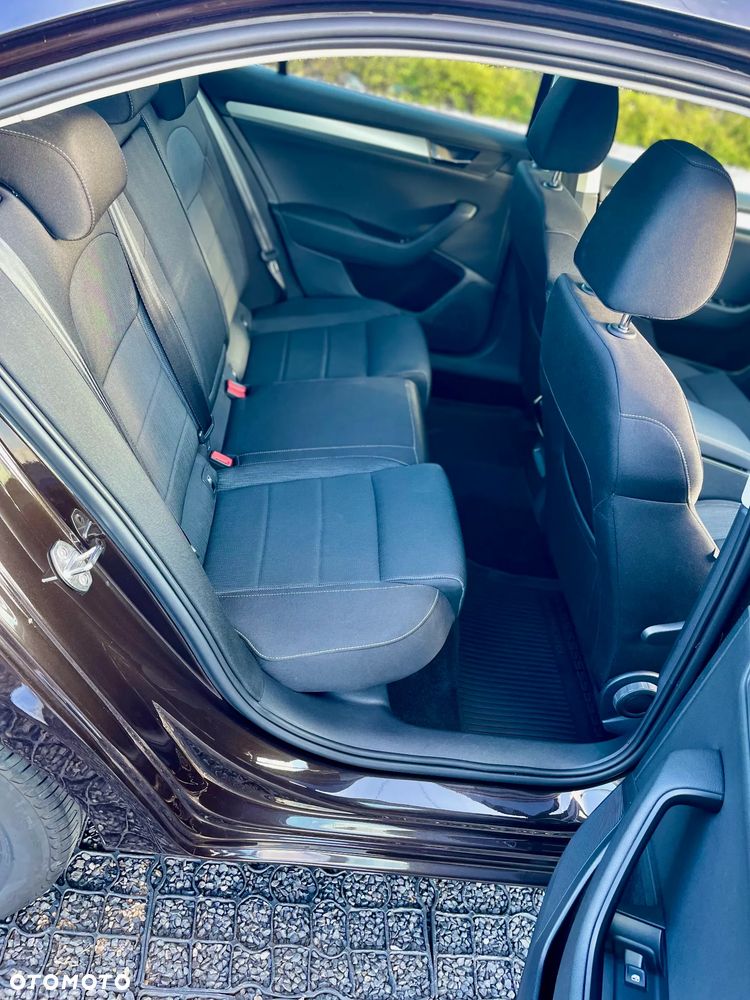 Skoda Superb 2.0 TDI Ambition DSG - 8