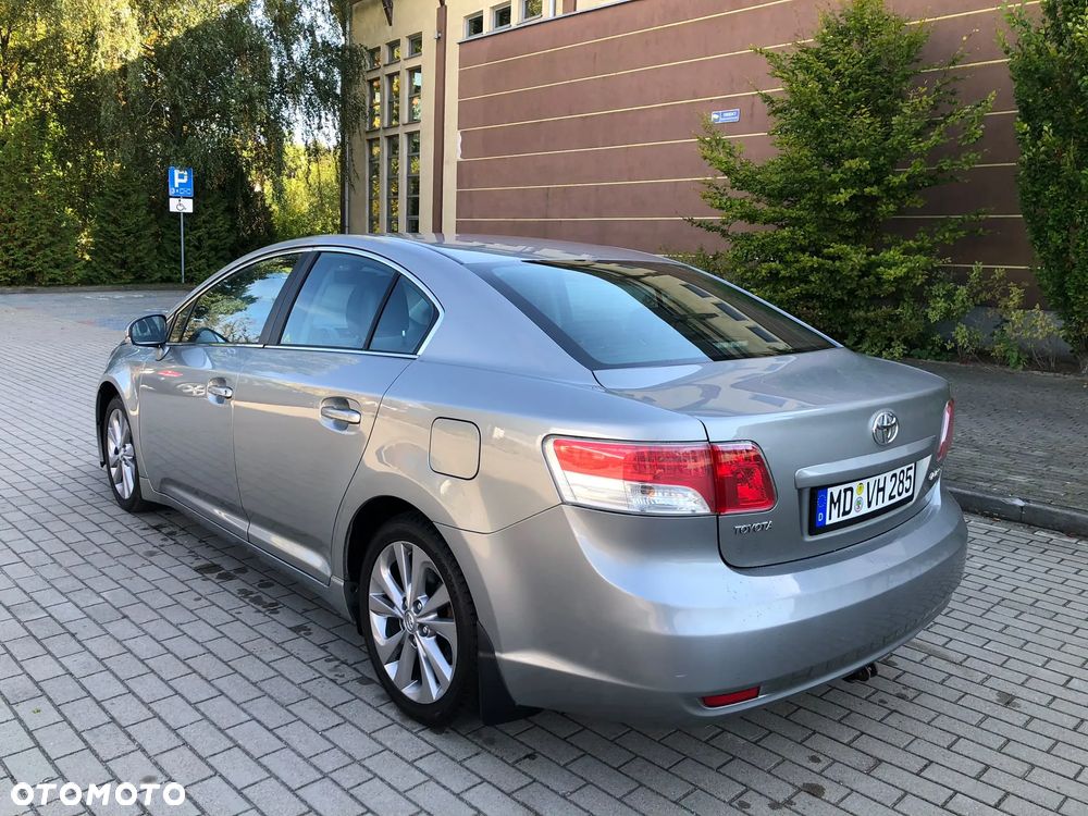 Toyota Avensis 2010 photo 5