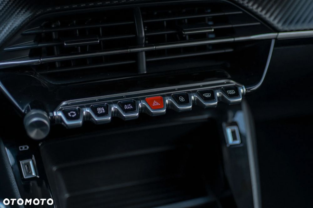 Peugeot 2008 1.2 PureTech GT Pack S&S - 17
