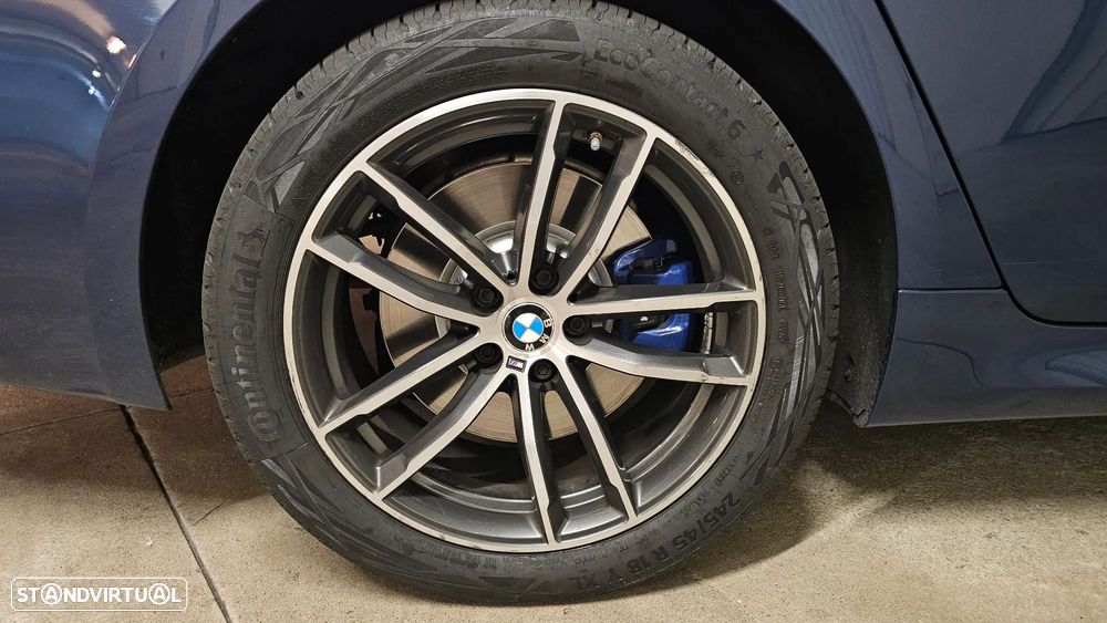 BMW 530 e Pack Desportivo M - 3