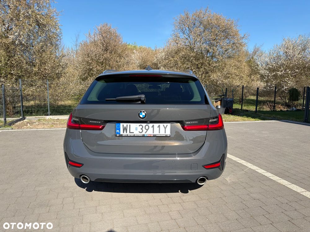 BMW Seria 3 330i - 6