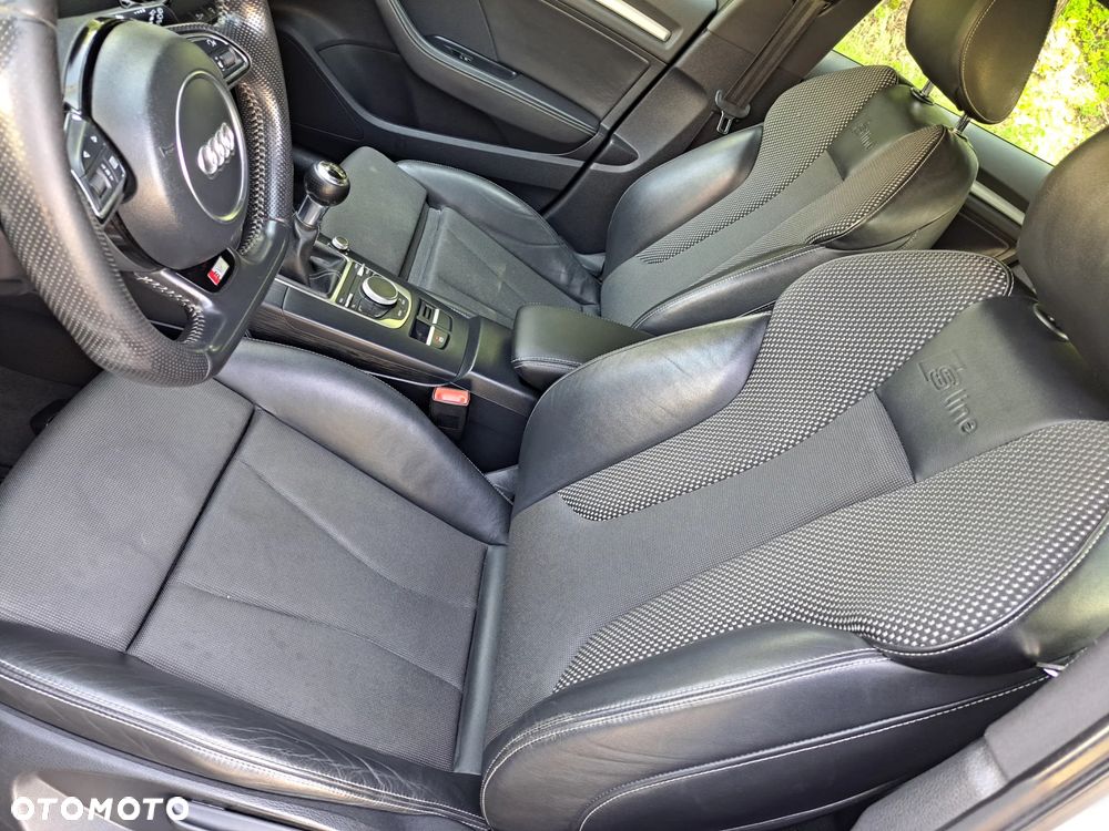 Audi A3 Sportback 1.6 TDI DPF S line Sportpaket - 13
