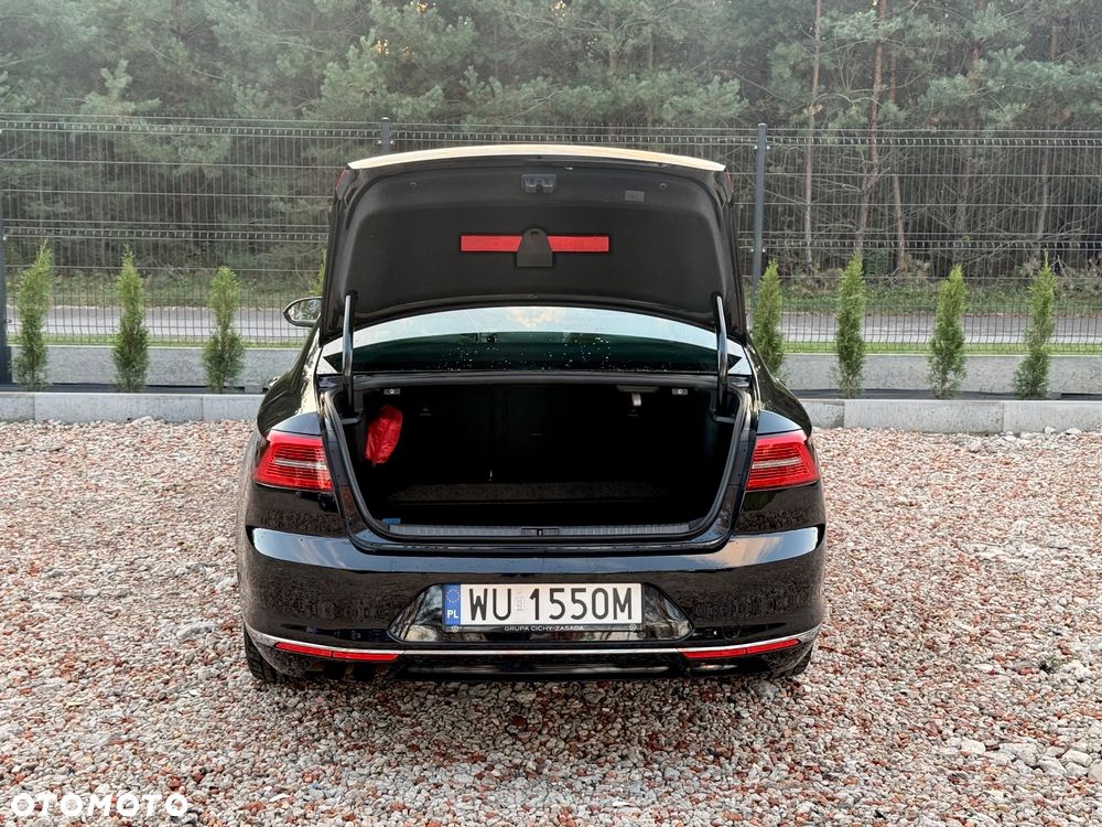 Volkswagen Passat - 25