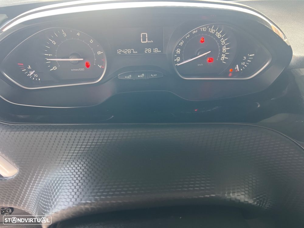 Peugeot 208 1.2 PureTech Style - 22