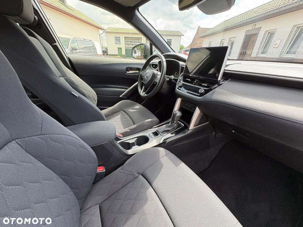 Toyota Corolla Cross - 13