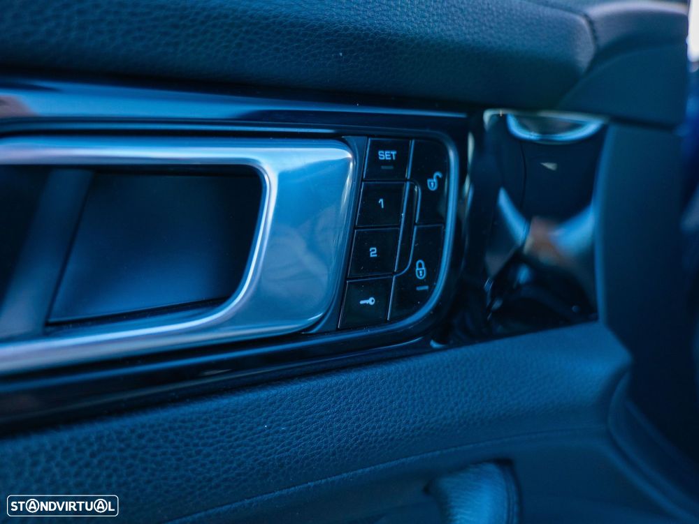 Porsche Panamera 4 Executive - 14