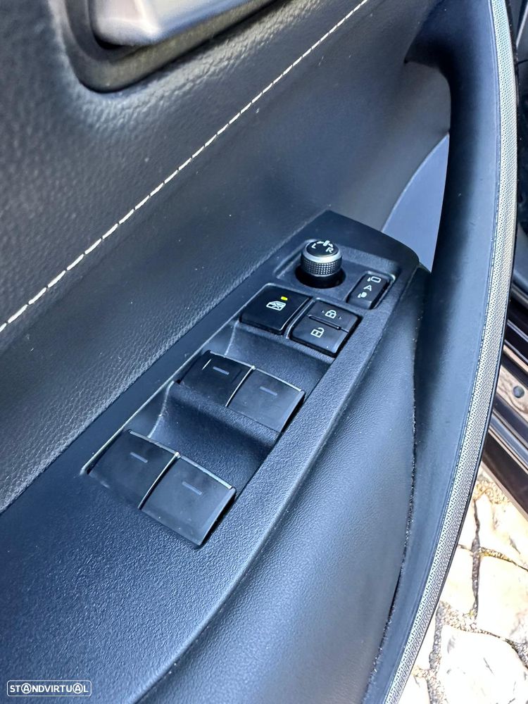 Toyota Corolla Touring Sports 1.8 Hybrid Comfort+P.Sport - 50