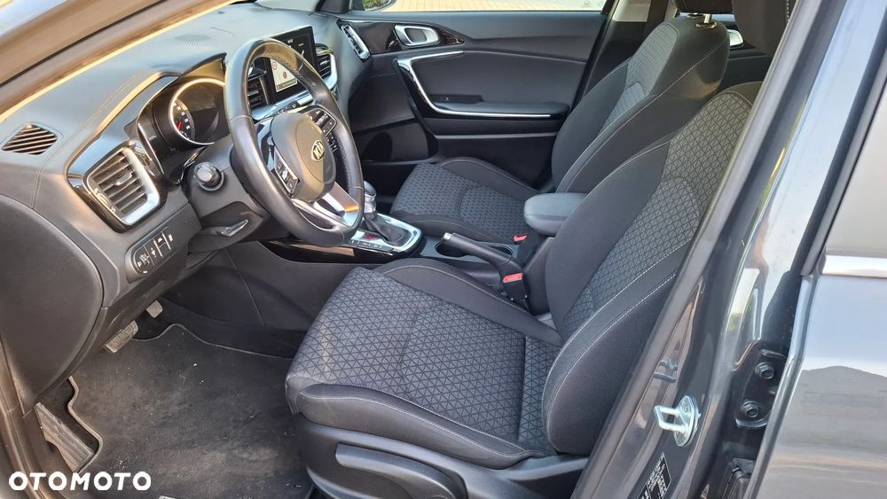 Kia Ceed 1.4 T-GDI DCT OPF Platinum Edition - 9