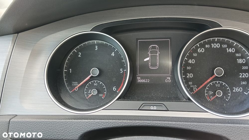Volkswagen Golf - 23
