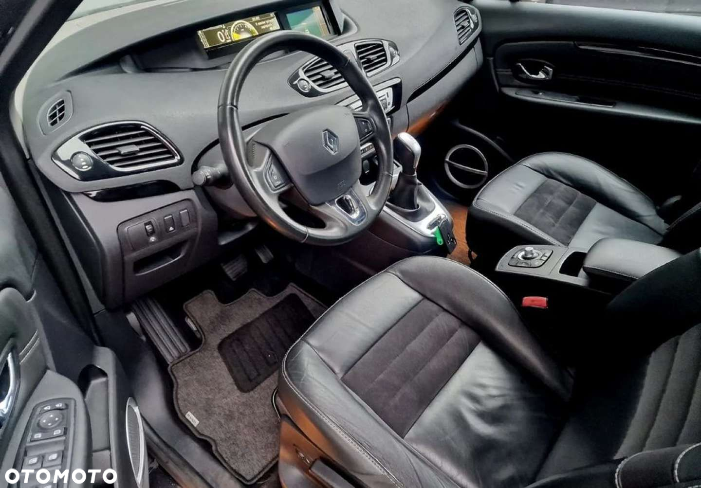 Renault Grand Scenic - 8