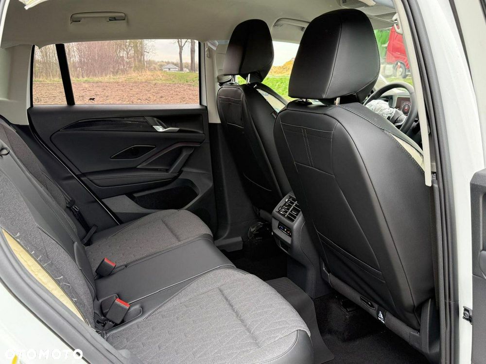 Volkswagen Tiguan 1.5 eTSI OPF DSG Life - 13