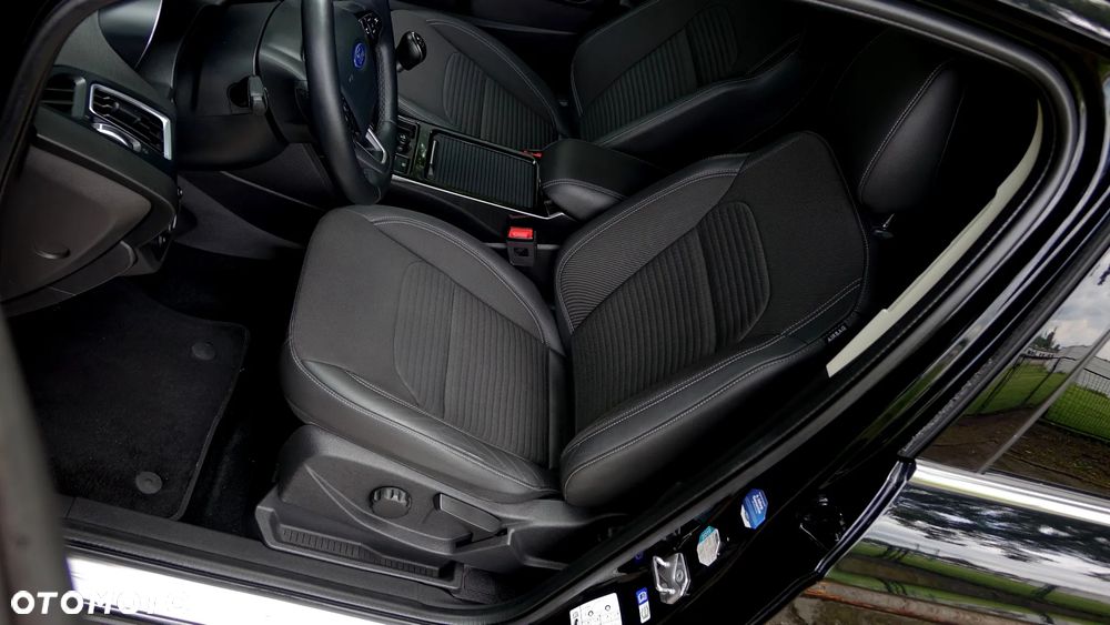 Ford Kuga 1.5 EcoBoost 2x4 Titanium - 5