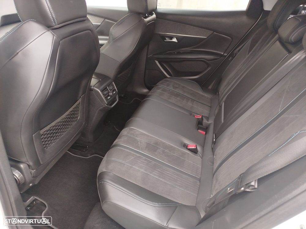Peugeot 3008 1.2 PureTech Allure EAT6 - 17