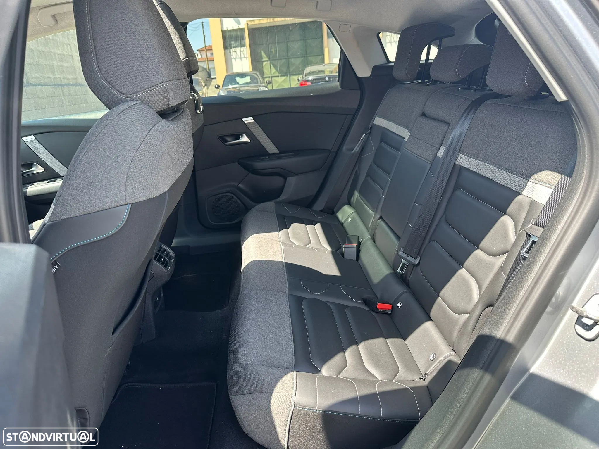 Citroën C4 1.2 PureTech Shine - 17