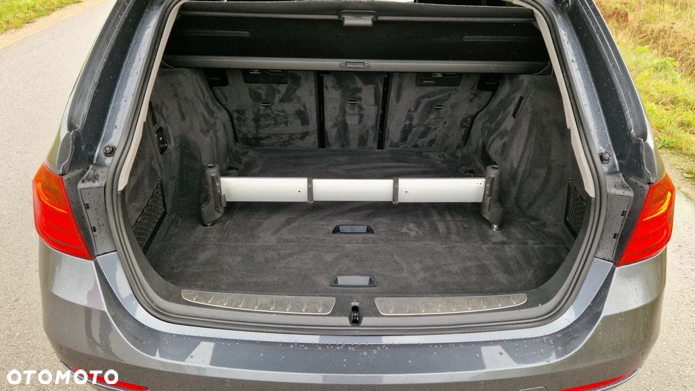 BMW Seria 3 320d Touring Luxury Line - 25