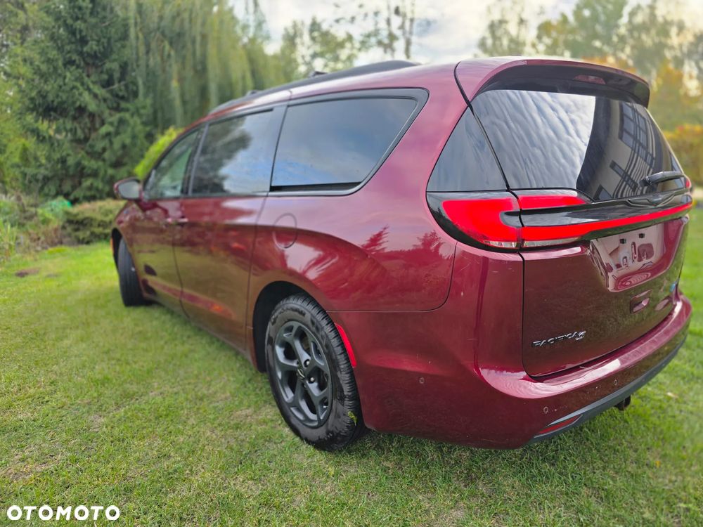 Chrysler Pacifica - 12