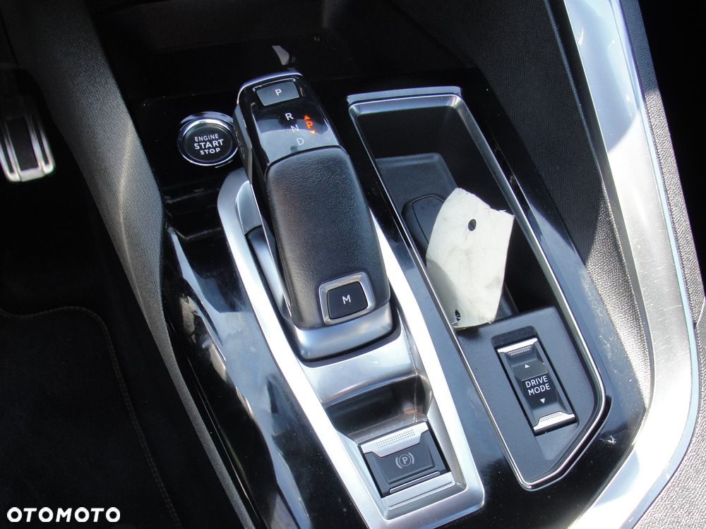 Peugeot 5008 PureTech 180 EAT8 Stop & Start GT - 17