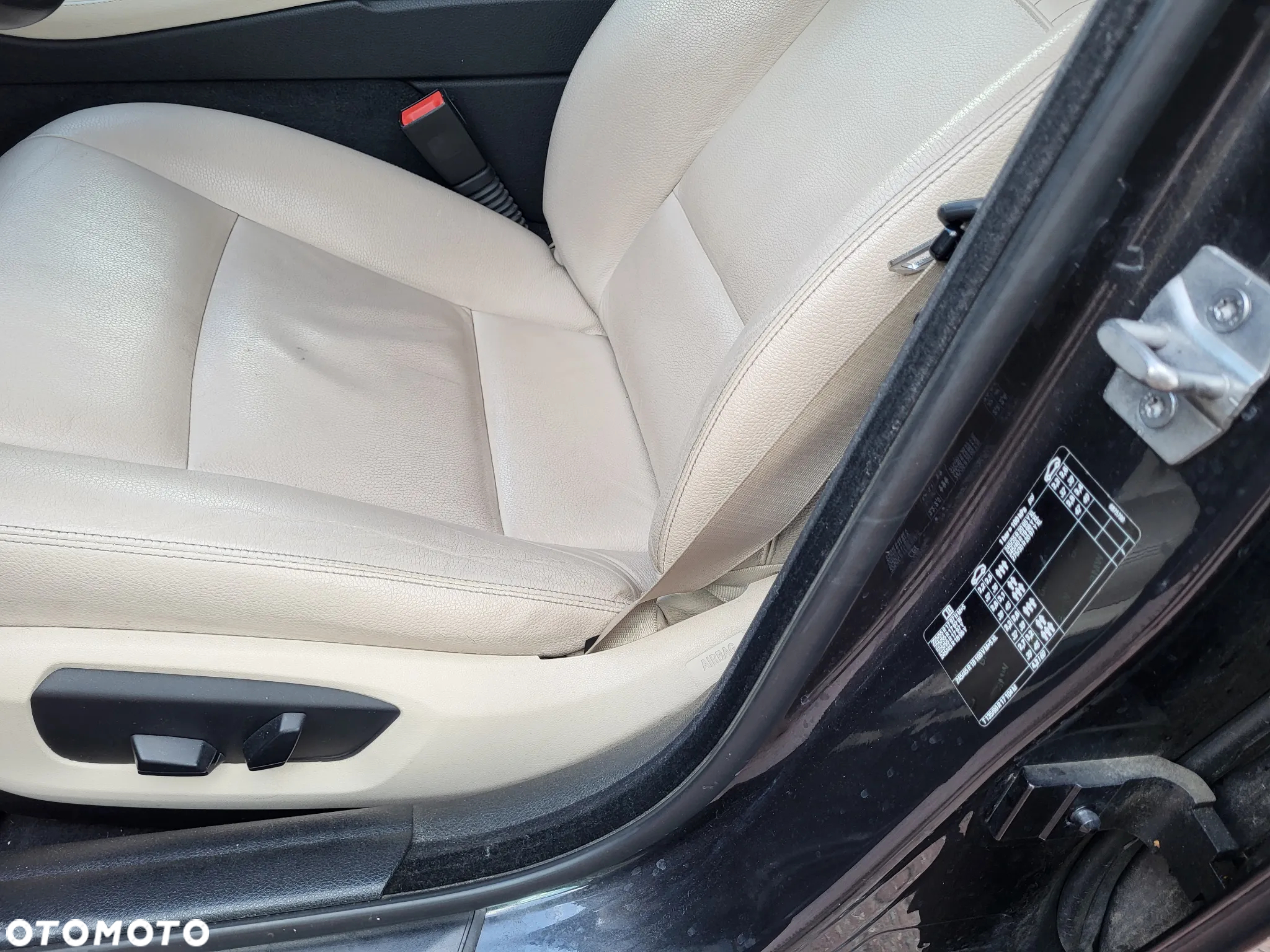 BMW Seria 5 518d Touring Luxury Line - 14