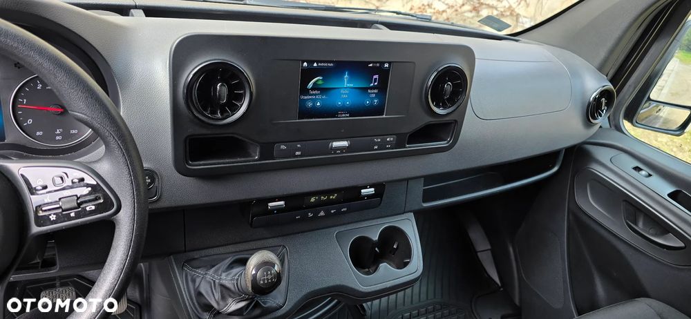 Mercedes-Benz Sprinter - 12