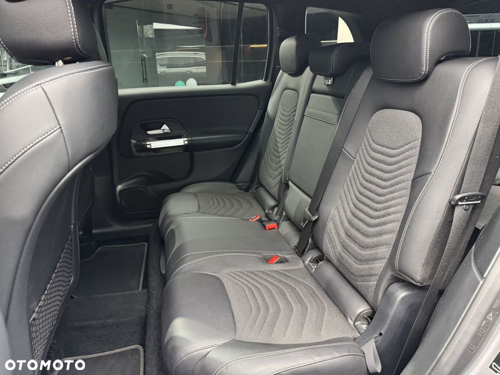 Mercedes-Benz GLB 2023